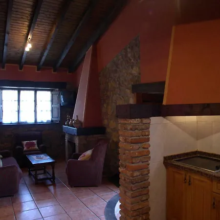 Turismo Rural El Sidron منزل ريفي